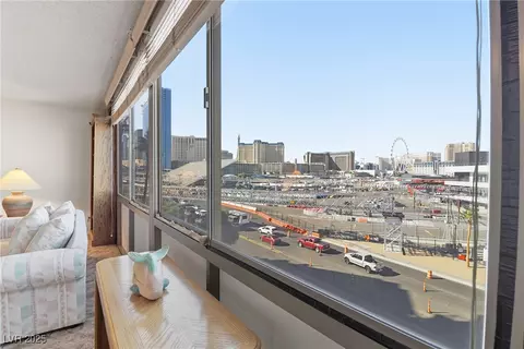 205 E Harmon Ave #508, Las Vegas, NV 89169