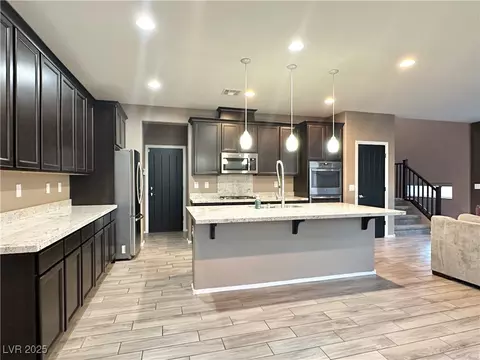 5955 Wellington Peak Rd, Las Vegas, NV 89148