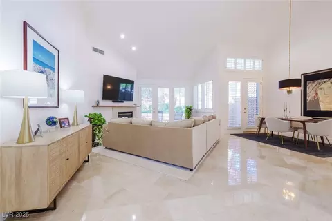 5021 Shoal Creek Cir, Las Vegas, NV 89113