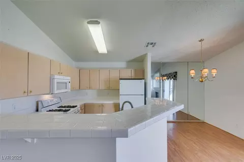 556 Yacht Harbor Dr #201, Las Vegas, NV 89145