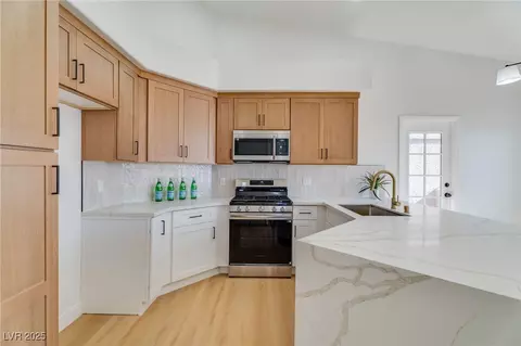 5225 W Reno Ave #215, Las Vegas, NV 89118