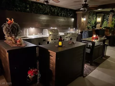 8175 Arville St #210, Las Vegas, NV 89139