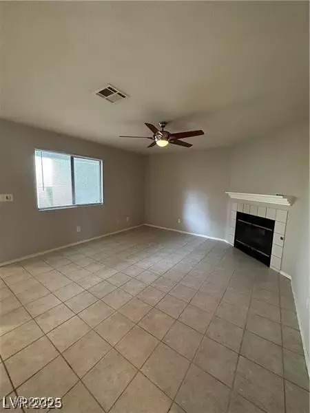 6749 Charleston Blvd #3, Las Vegas, NV 89146