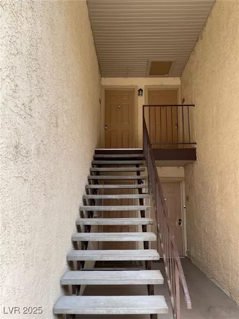 5427 Indian River Dr #418, Las Vegas, NV 89103
