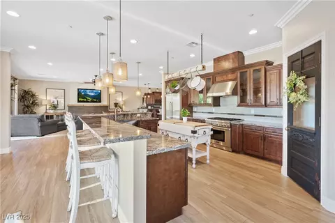 Kitchen - 421 Foxhall Rd, Henderson, NV 89002 photo 4 of 9