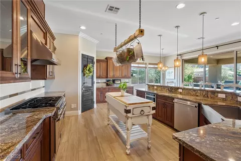 Kitchen - 421 Foxhall Rd, Henderson, NV 89002 photo 8 of 9