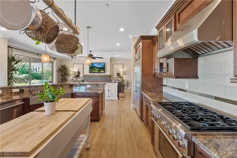 Kitchen - 421 Foxhall Rd, Henderson, NV 89002 photo 7 of 9