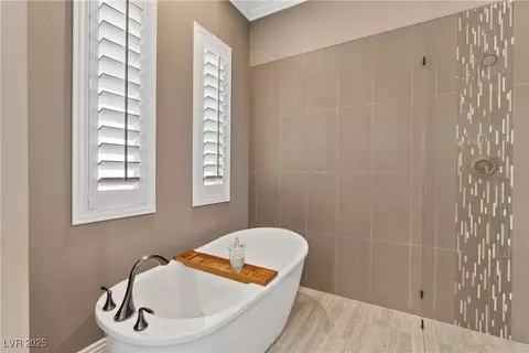Bath - 421 Foxhall Rd, Henderson, NV 89002 photo 3 of 8