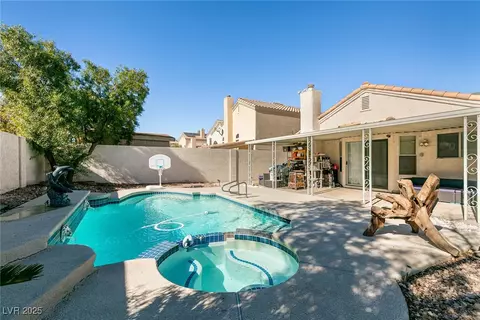 8001 Tribal Cir, Las Vegas, NV 89145