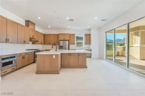 9132 Las Manaitas Ave #401, Las Vegas, NV 89144