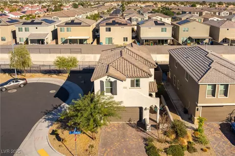 1950 Shanon Michelle Ave, North Las Vegas, NV 89031