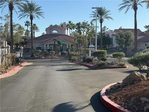 557 Yacht Harbor Dr, Las Vegas, NV 89145