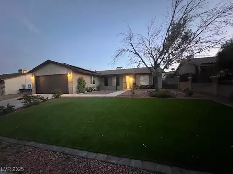 5921 San Fernando Dr, Las Vegas, NV 89108