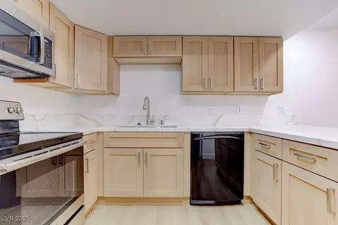 3455 Erva St #222, Las Vegas, NV 89117