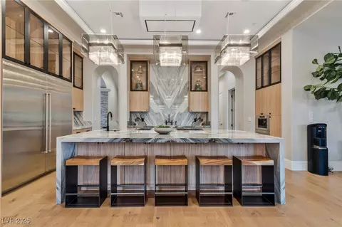 5 Wood Creek Ct, Las Vegas, NV 89141