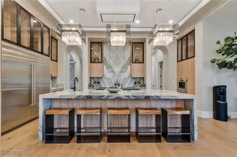 5 Wood Creek Ct, Las Vegas, NV 89141