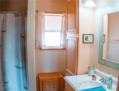 Bath - 5203 Blue Desert Trl, Caliente, NV 89008 photo 1 of 1
