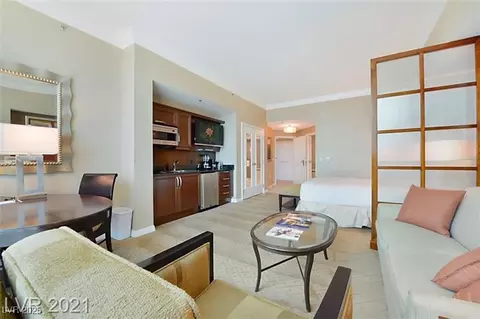 125 E Harmon Ave #518, Las Vegas, NV 89109