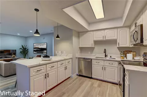 913 Boulder Springs Dr #202, Las Vegas, NV 89128