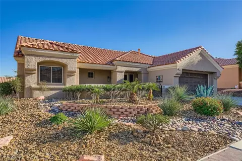 2812 Lotus Hill Dr, Las Vegas, NV 89134