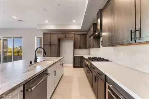 9132 Las Manaitas Ave #302, Las Vegas, NV 89144