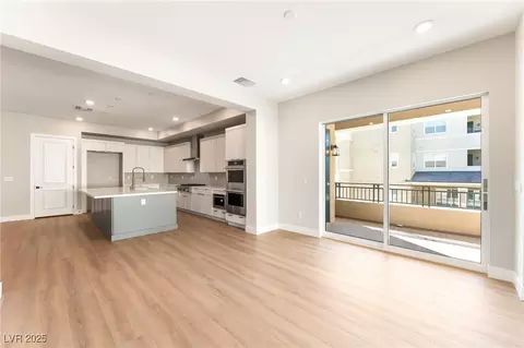 9132 Las Manaitas Ave #301, Las Vegas, NV 89144