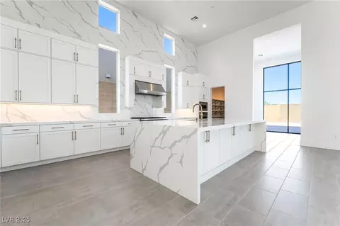 10904 Vista Altura Ave, Las Vegas, NV 89135