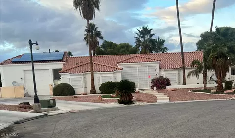 6325 Woodstock Ct, Las Vegas, NV 89118