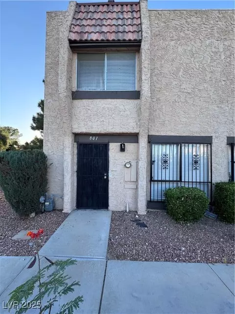 801 Pepperwood Ln, Las Vegas, NV 89107