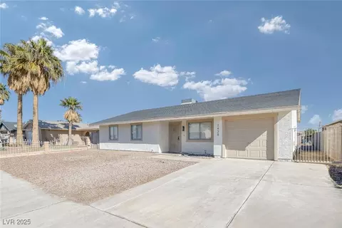 2438 Pine Creek Rd, Las Vegas, NV 89115
