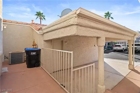 Exterior - 2162 Camel Mesa Dr, Laughlin, NV 89029 photo 12 of 32
