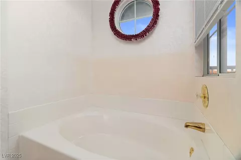 Bath - 2162 Camel Mesa Dr, Laughlin, NV 89029 photo 5 of 8