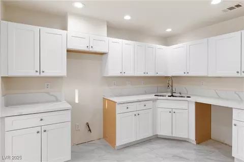 Kitchen - 2162 Camel Mesa Dr, Laughlin, NV 89029 photo 2 of 6