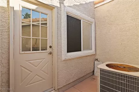 Exterior - 2162 Camel Mesa Dr, Laughlin, NV 89029 photo 3 of 32