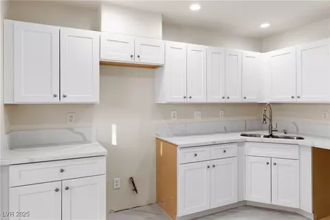 Kitchen - 2162 Camel Mesa Dr, Laughlin, NV 89029 photo 1 of 6