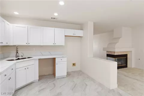 Kitchen - 2162 Camel Mesa Dr, Laughlin, NV 89029 photo 6 of 6