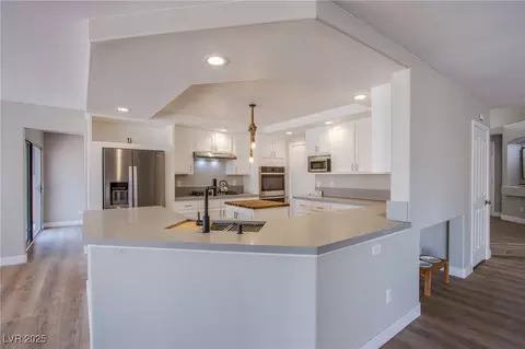 2704 Coventry Green Ave, Henderson, NV 89074