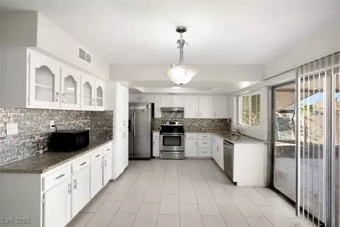 2901 Armin Ave, Las Vegas, NV 89101