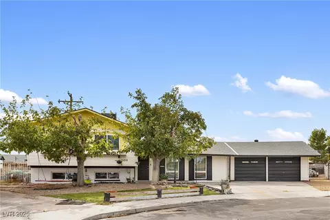 300 Duke Cir, Las Vegas, NV 89107