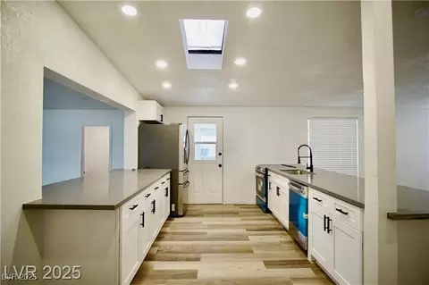 1944 Allen Ave, Henderson, NV 89011