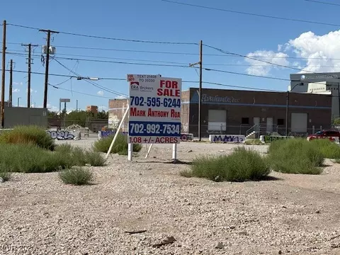 1022 S Main St, Las Vegas, NV 89101