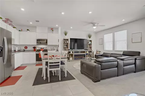 664 Foam Flower Ln, Henderson, NV 89015