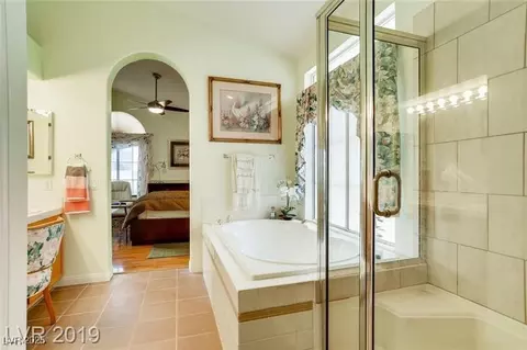 Bath - 2138 Eaglepath Cir, Henderson, NV 89074 photo 2 of 2