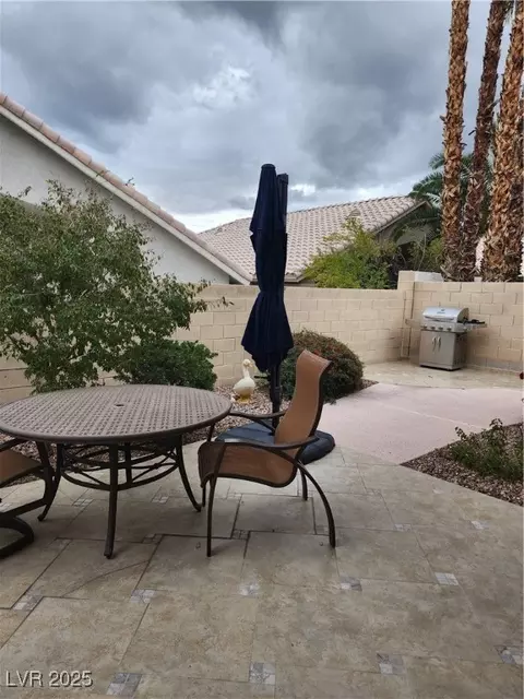 Exterior - 2138 Eaglepath Cir, Henderson, NV 89074 photo 3 of 6