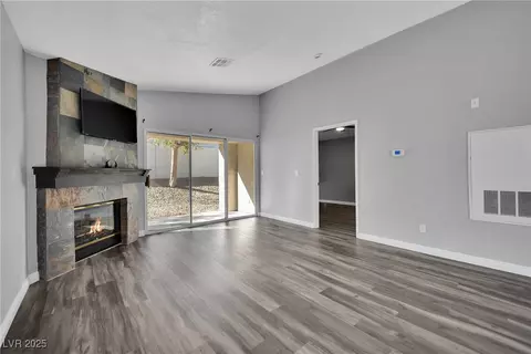 549 Yacht Harbor Dr, Las Vegas, NV 89145