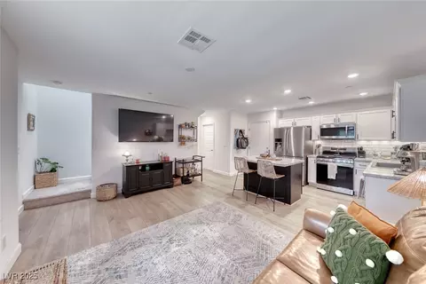 719 Pickled Pepper Pl, Henderson, NV 89011
