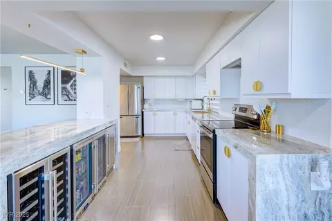 205 E Harmon Ave #406, Las Vegas, NV 89169