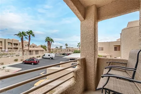 2221 Bay Club Dr #202, Laughlin, NV 89029
