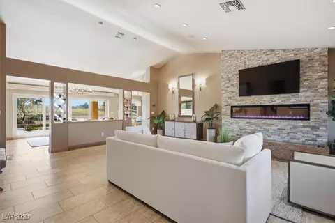 9101 Villa Ridge Dr, Las Vegas, NV 89134