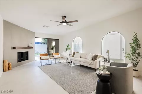 2116 Plaza Del Fuentes, Las Vegas, NV 89102